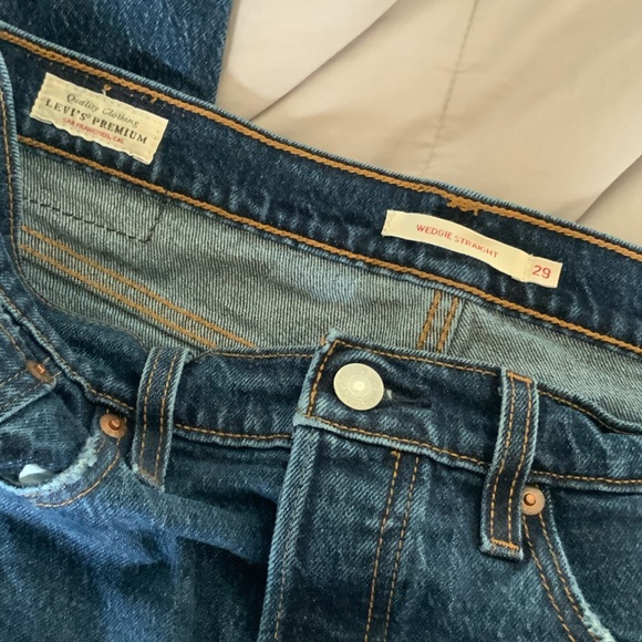 2 for $25โจ Levi's Wedgie Straight Jeans Size 29 - Picture 6 of 9